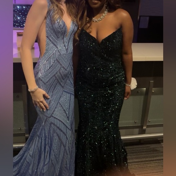 This blue prom dress - Picture 2 of 3